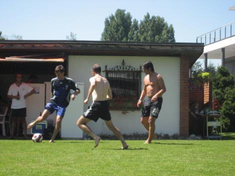 Fussball 037.jpg   24kb   26.03.2021 22:38:06